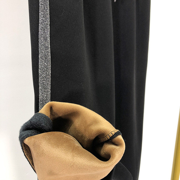 Дамски панталон с ластична талия и страничен кант