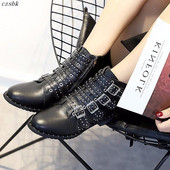 Ghete de dama moderne cu catarama si toc gros in negru