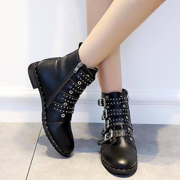 Ghete de dama moderne cu catarama si toc gros in negru