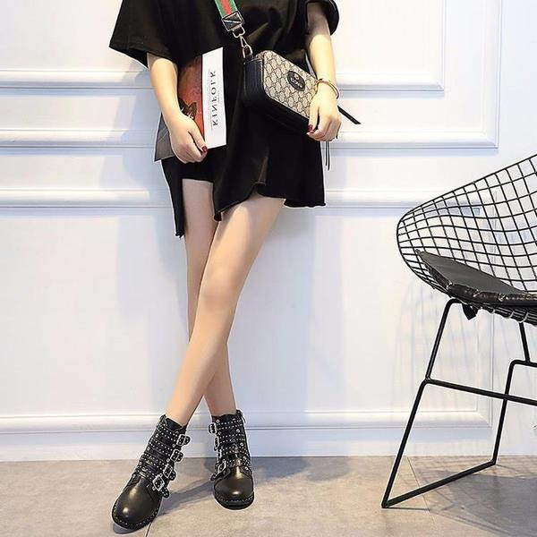 Ghete de dama moderne cu catarama si toc gros in negru