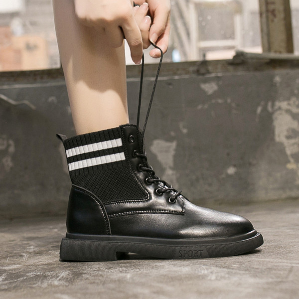 Modern női csizma eko bőrrel fekete és bézs színben