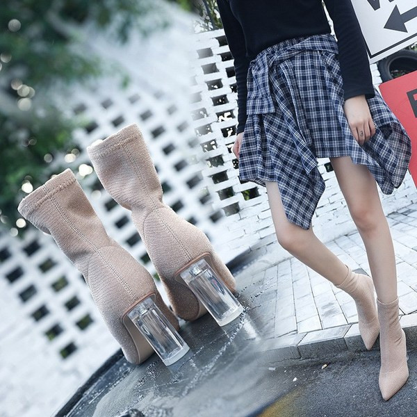 Model NOU de cizme de dama cu toc inalt de culoare bej si negru