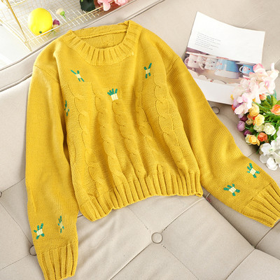 Pulover de dama cu broderie si decolteu rotund in mai multe culori