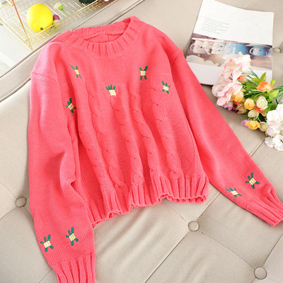 Pulover de dama cu broderie si decolteu rotund in mai multe culori