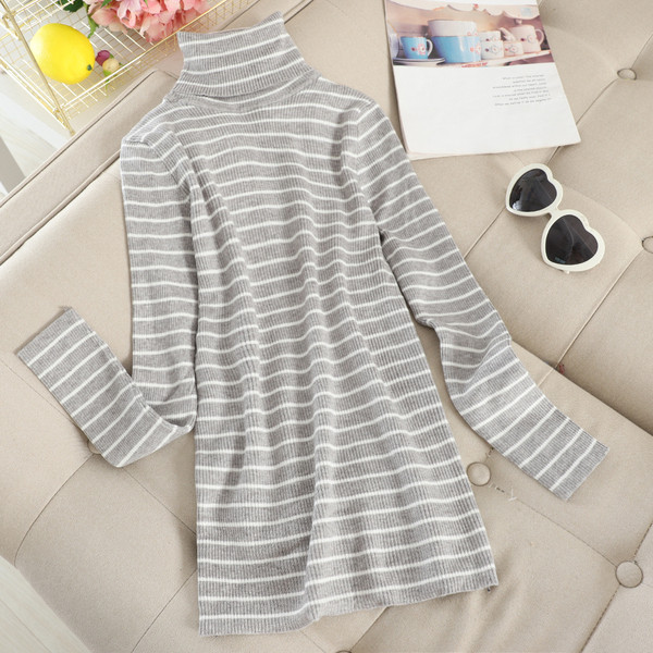 Pulover de dama in dungi cu guler inalt in mai multe culori