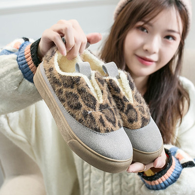 Lapos talpú női alkalmi téli cipő több színben