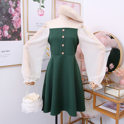 Új modell modern női ruha csupasz váll és gombokkal