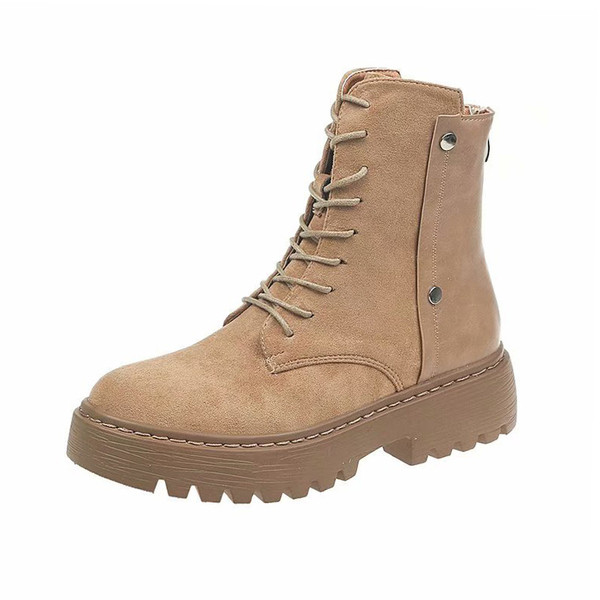 Női velúr csizma durva talppal, két színben