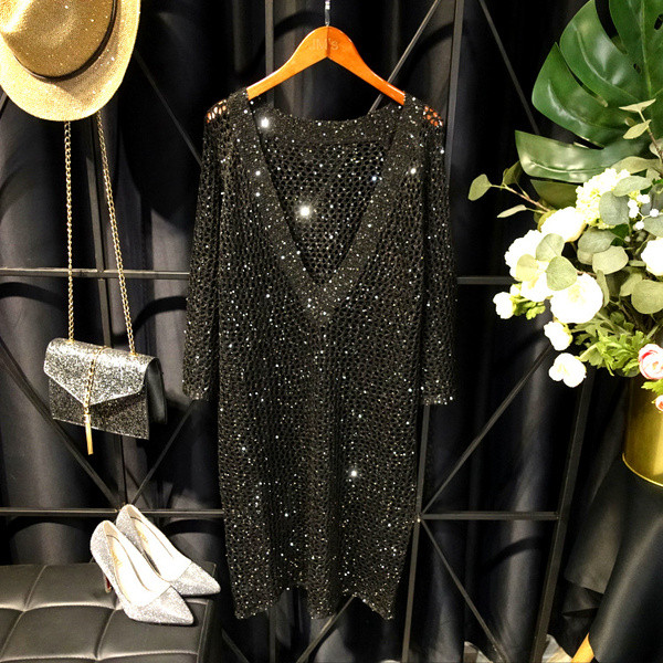 Modern női rövid átlátszó ruha 3/4 ujjal, arany és fekete színben