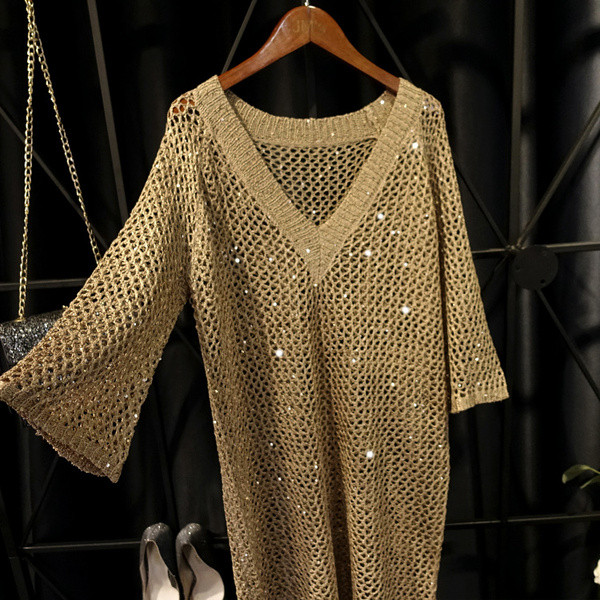 Modern női rövid átlátszó ruha 3/4 ujjal, arany és fekete színben