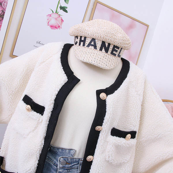 Palton de dama model nou cu nasturi si buzunare alb