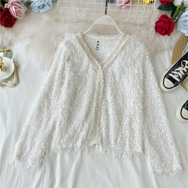 Lezser női blúz spitz nyakkivágással és rojtokkal több színben