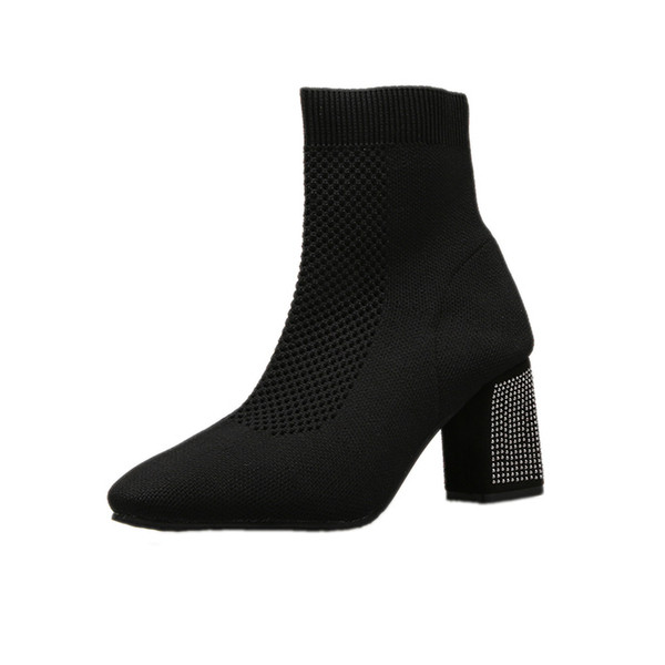 Modern női csizma vastag sarkú fekete-fehér színben