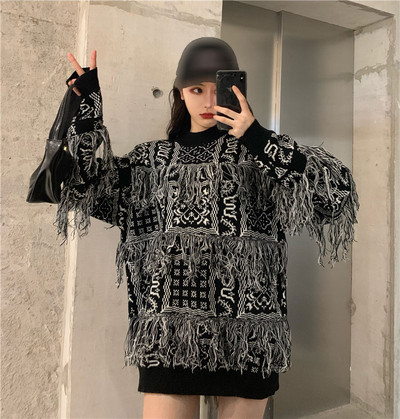 Pulover lung negru cu franjuri