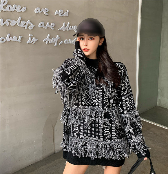 Pulover lung negru cu franjuri