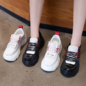 Női alkalmi sportcipő színes fűzővel, fehér és fekete színben