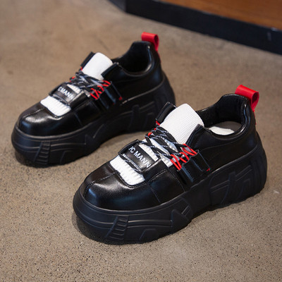 Női alkalmi sportcipő színes fűzővel, fehér és fekete színben