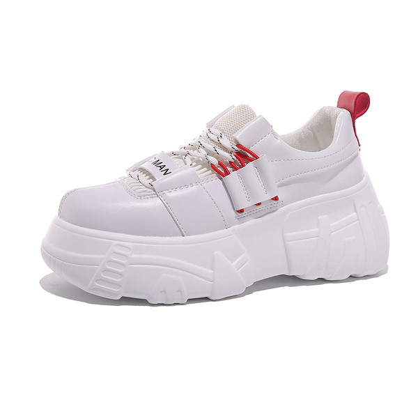 Női alkalmi sportcipő színes fűzővel, fehér és fekete színben