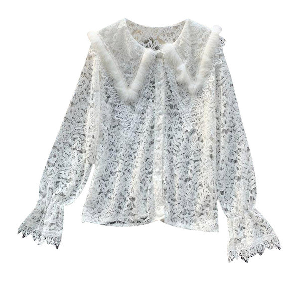 Cămașă elegantă de damă cu nasturi și puf în alb și negru