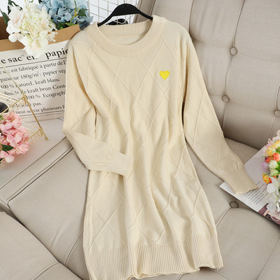 Alkalmi női ruha ovális nyakkivágással, négy színben