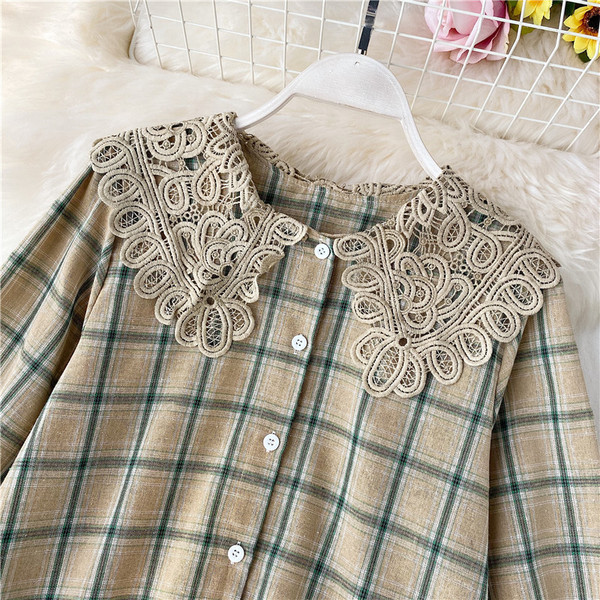 Modern női kockás ing csipkegallérral és gombokkal, két színben
