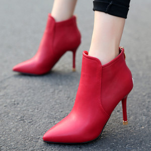 Cizme moderne de damă cu toc înalt în negru, roșu și argintiu