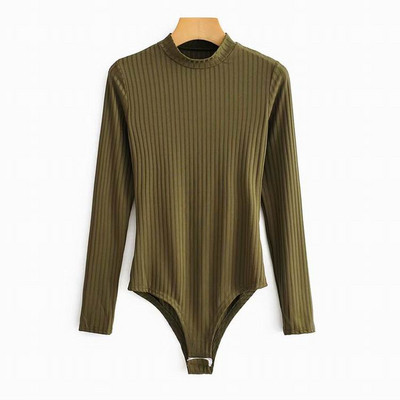 Hétköznapi női test új modellje pólógallérral, fehér, fekete, zöld, piros és sárga színekben