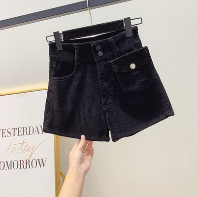 Pantaloni scurți de damă cu buzunar în trei culori