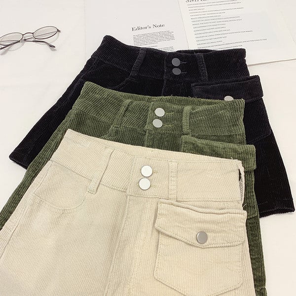 Pantaloni scurți de damă cu buzunar în trei culori