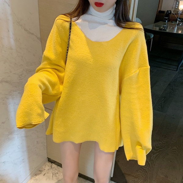 Pulover cu puf lat, cu decolteu spitz, în galben și roz