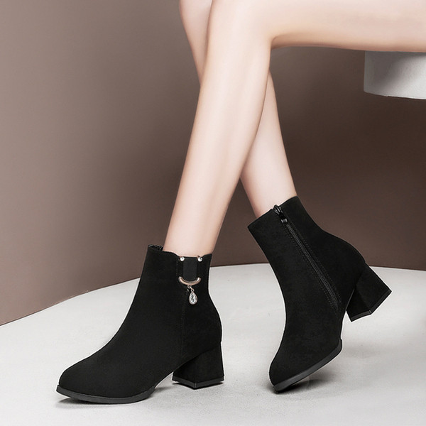 Cizme de dama elegante din piele intoarsa ecologica cu toc gros si element metalic in negru