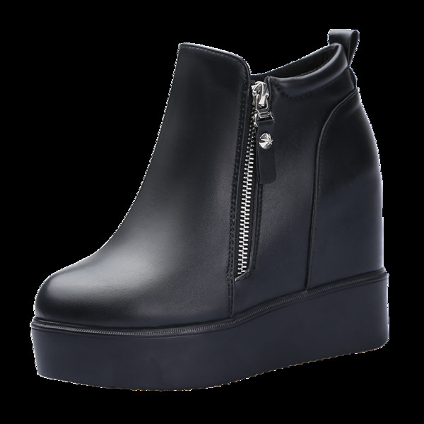 Modern női csizma cipzárral és vastag talppal, fekete színben