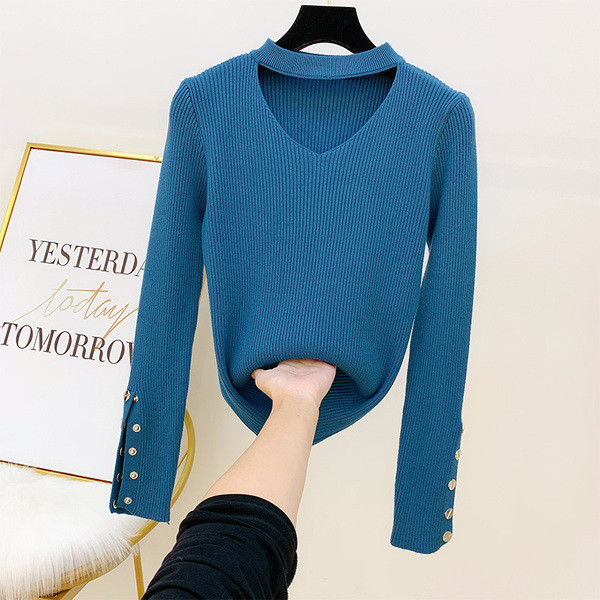 Pulover de dama cu nasturi si decolteu spitz in patru culori