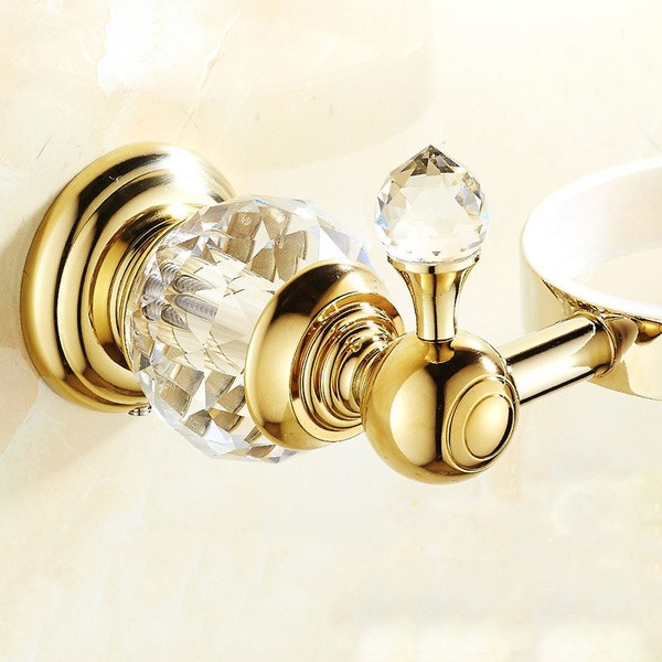 Komód kefelap falra szereléshez három színben