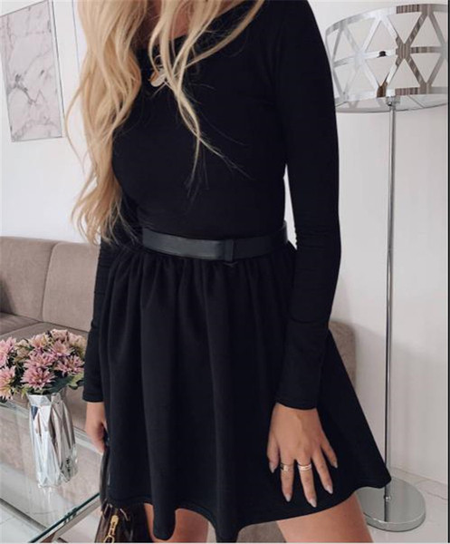 Rochie moderna de dama cu maneci lungi si model cu decolteu oval