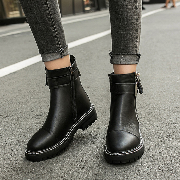 Μοντέρνες γυναικέιες έκο δερμάτινες μπότες με ίσια σόλα σε μαύρο χρώμα