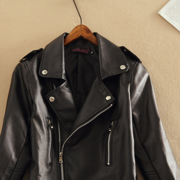 Geaca casual dama din piele ecologica cu fermoar de culoare neagra