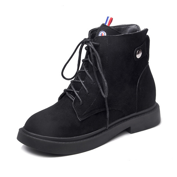 Ghete de dama moderne din piele intoarsa ecologica cu sireturi de culoare neagra