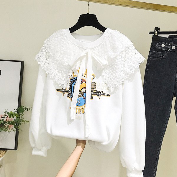 Γυναικεία μπλούζα με εφαρμογή και δαντέλα σε λευκό και καφέ χρώμα