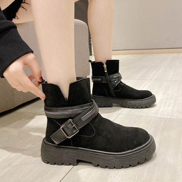 Női alkalmi csizma durva talppal, két színben