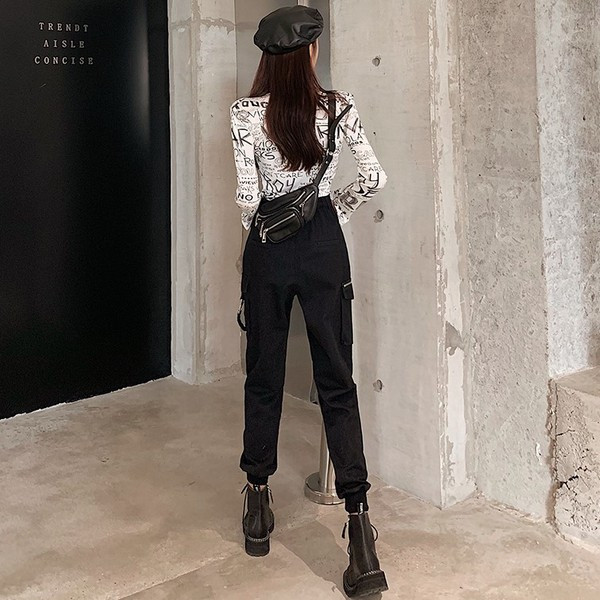 Pantaloni lungi sport-casual în negru cu buzunare