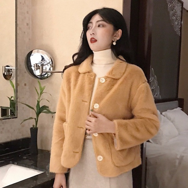 Модерно дамско късо палто с копчета в бежов и кафяв цвят