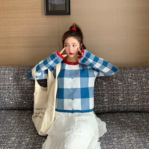 Rövid kockás mellény gombokkal - sima modell