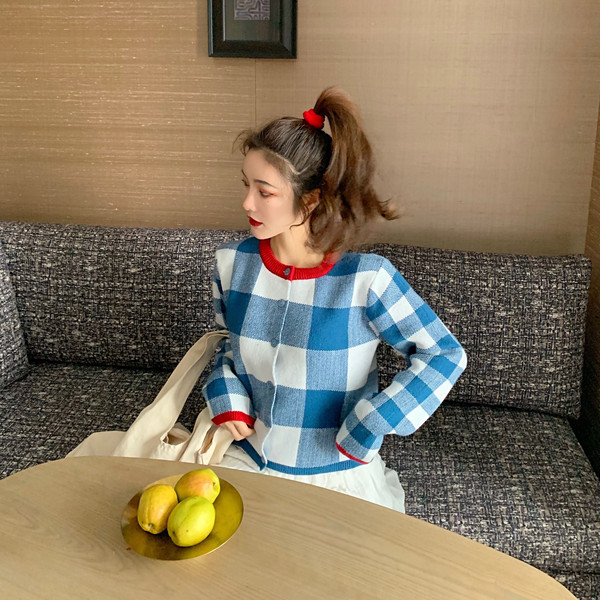 Rövid kockás mellény gombokkal - sima modell