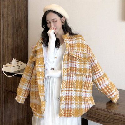 Стилно дамско карирано палто с колан в червен,черен и жълт цвят