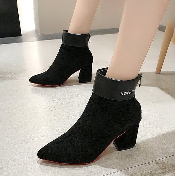 Ghete de dama moderne cu toc gros si fermoar de culoare neagra