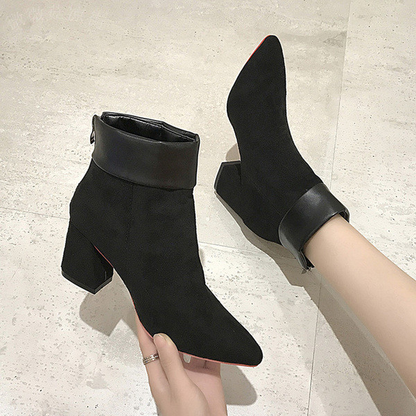 Ghete de dama moderne cu toc gros si fermoar de culoare neagra