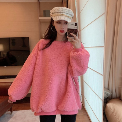 Μοντέρνο φαρδύ γυναικείο πουλόβερ  με ωοειδές λαιμόκοψη σε ροζ και κόκκινο χρώμα