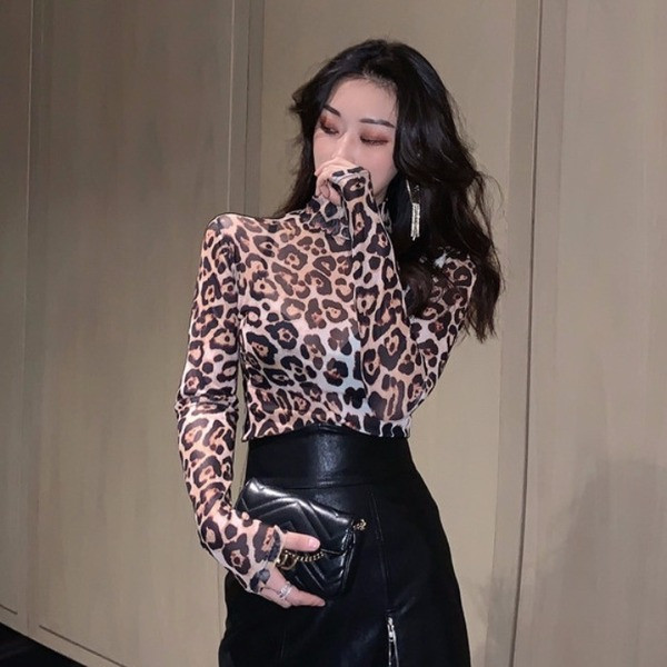 Bluză de damă modernă cu guler înalt și mâneci lungi