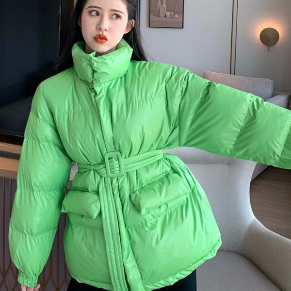 Geaca de iarna casual de dama cu guler inalt si curea in verde, negru si visiniu